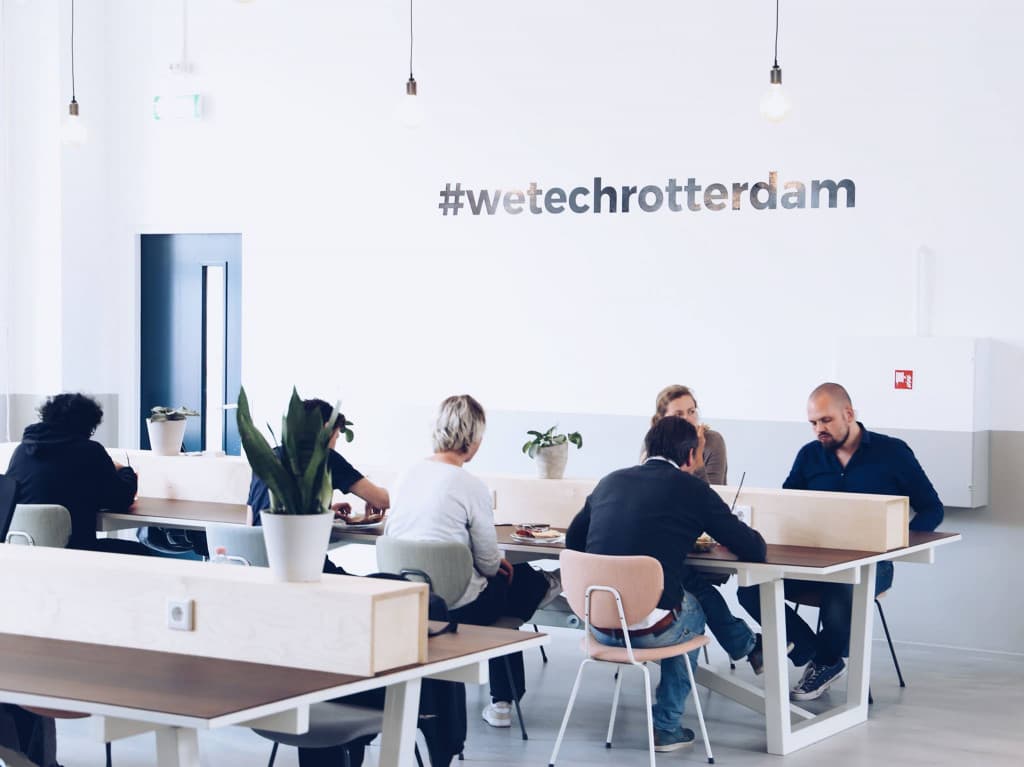 Rotterdam Day Pass at 42workspace – Flexible Access & Networking in City Center interior photo 1