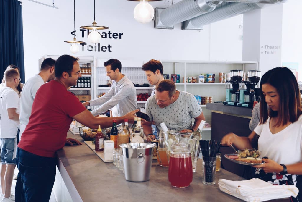 Rotterdam Day Pass at 42workspace – Flexible Access & Networking in City Center interior photo 5