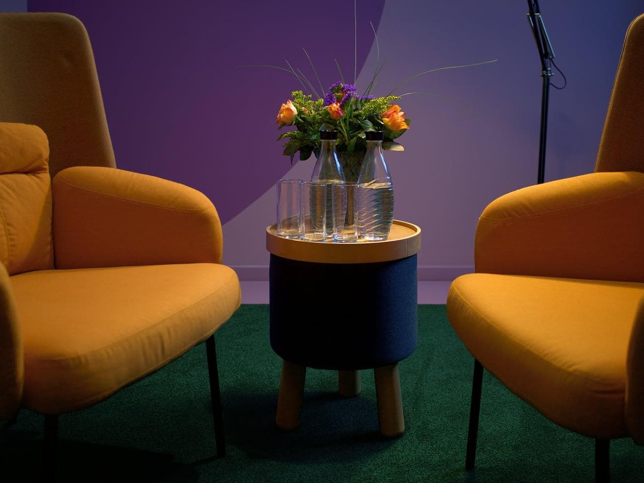 Chic Meeting Room at Berlin Neukoelln for 5 People interior photo 1