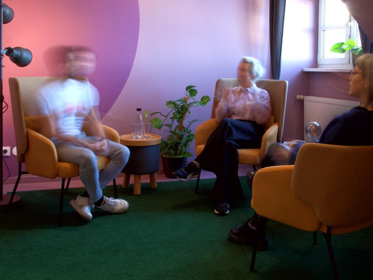 Chic Meeting Room at Berlin Neukoelln for 5 People interior photo 2