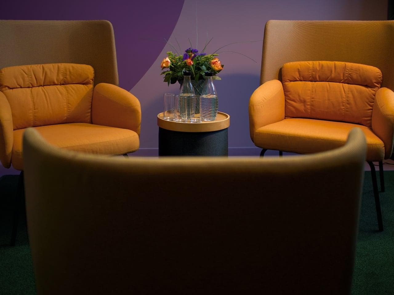 Chic Meeting Room at Berlin Neukoelln for 5 People interior photo 4