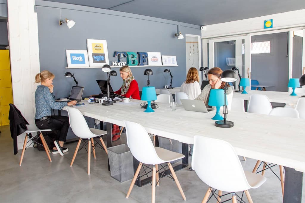 La Factory Castelldefels Day Pass - Flexible Workspace & Networking in Beachside Hub interior photo 1