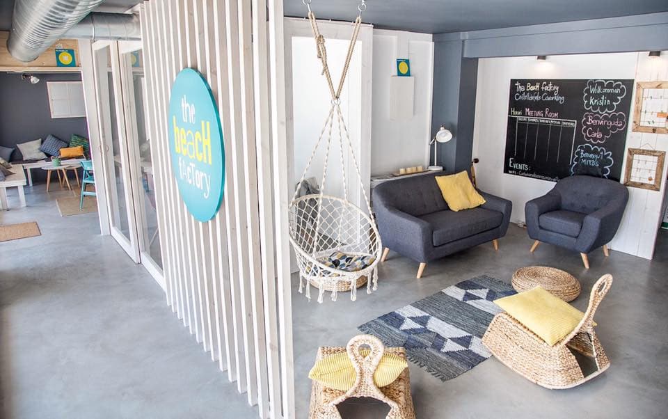 La Factory Castelldefels Day Pass - Flexible Workspace & Networking in Beachside Hub interior photo 3