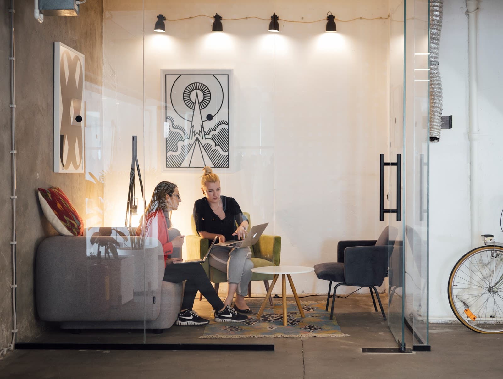 Nova Iskra Savamala Day Pass - Flexible Workspace with Networking & Natural Light interior photo 9
