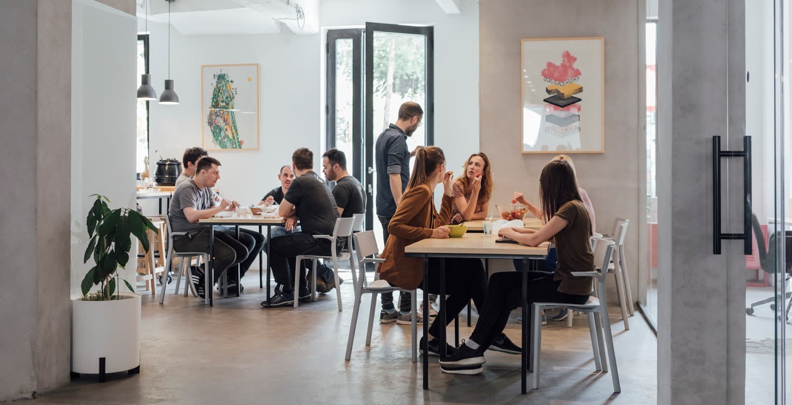 Nova Iskra Savamala Day Pass - Flexible Workspace with Networking & Natural Light interior photo 10