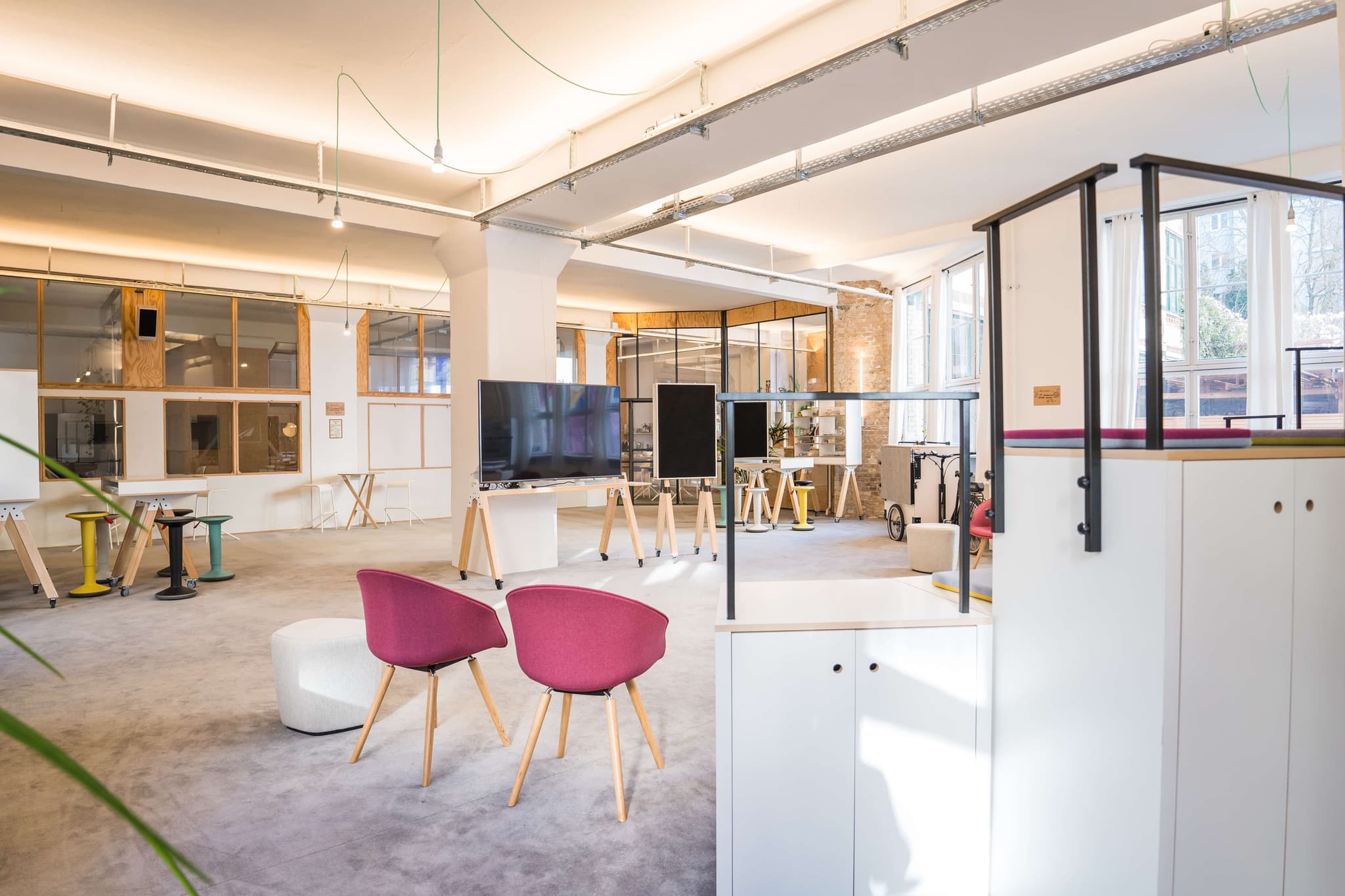 Greenhouse Conference Room at launchlabs Berlin interior photo 1