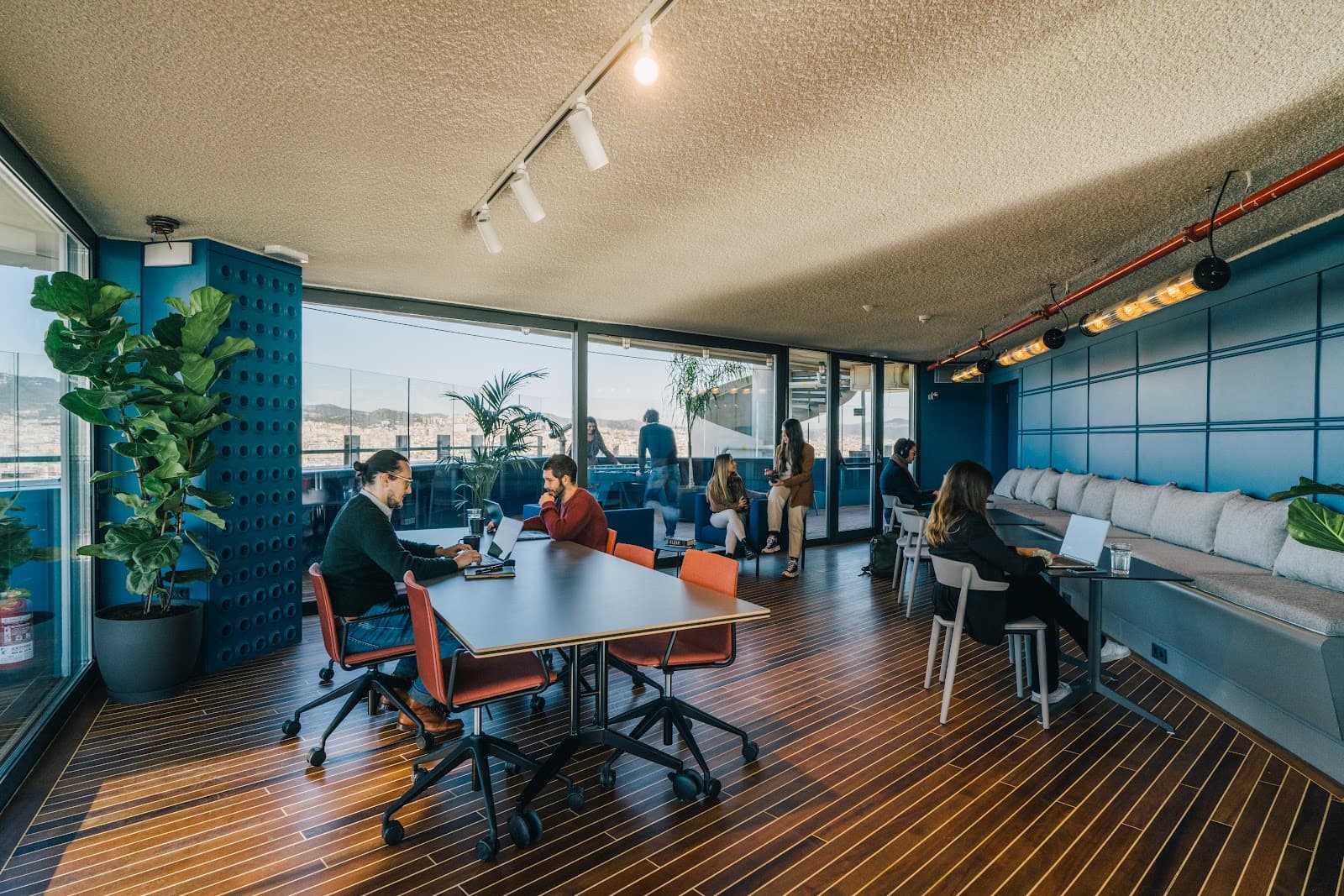 Day Pass at Vibrant Cloudworks La Rambla - Drassanes interior photo 1