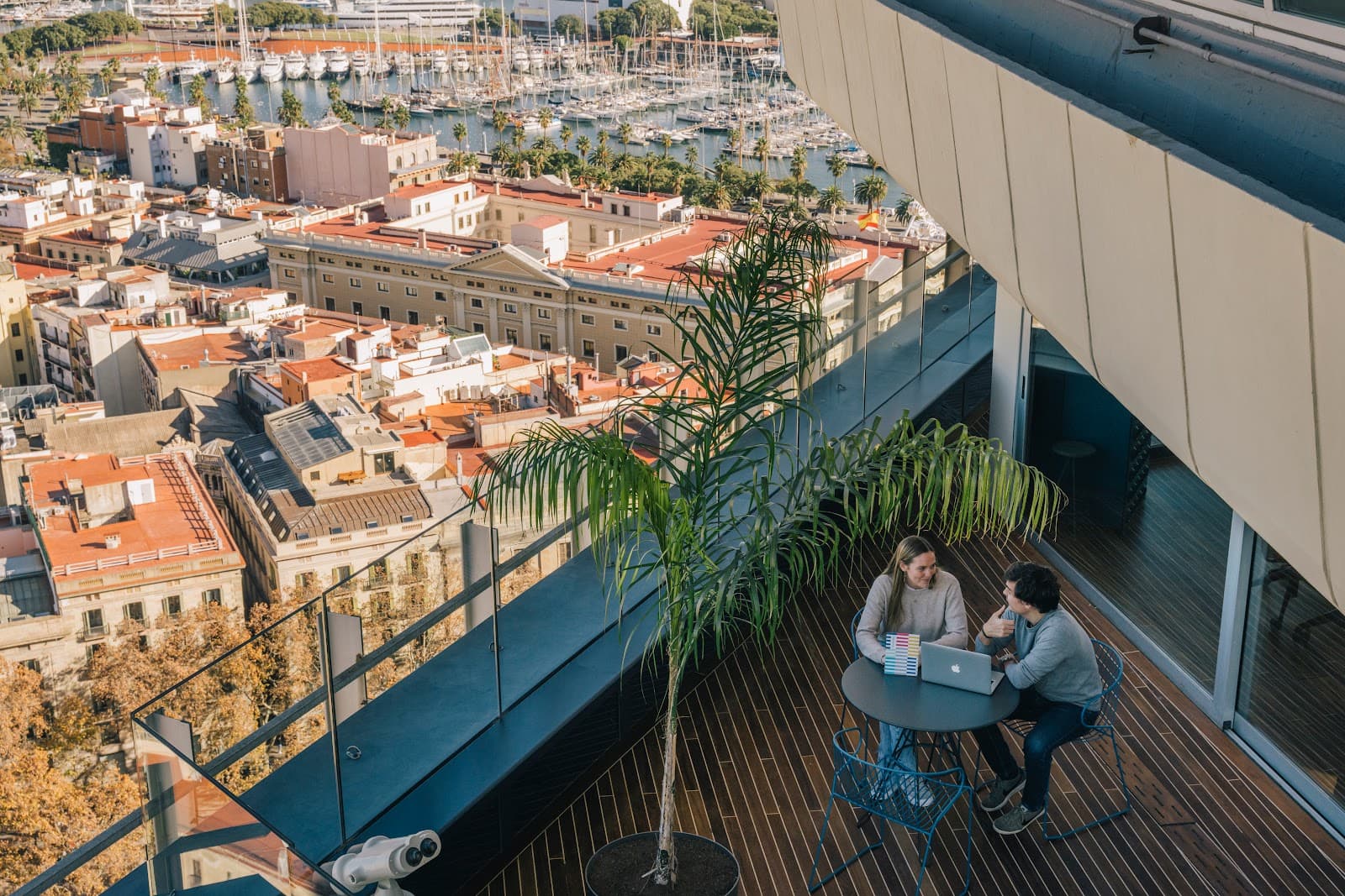 Day Pass at Vibrant Cloudworks La Rambla - Drassanes interior photo 2