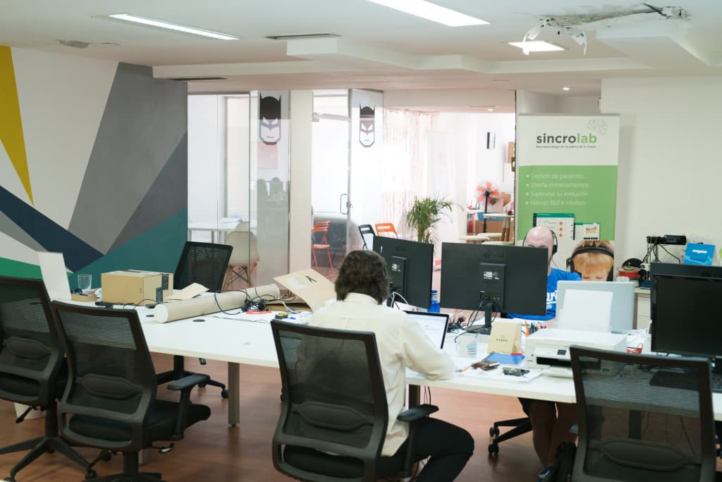 LIVINK Coworking Madrid Day Pass - Flexible Workspace with Meeting Rooms interior photo 3