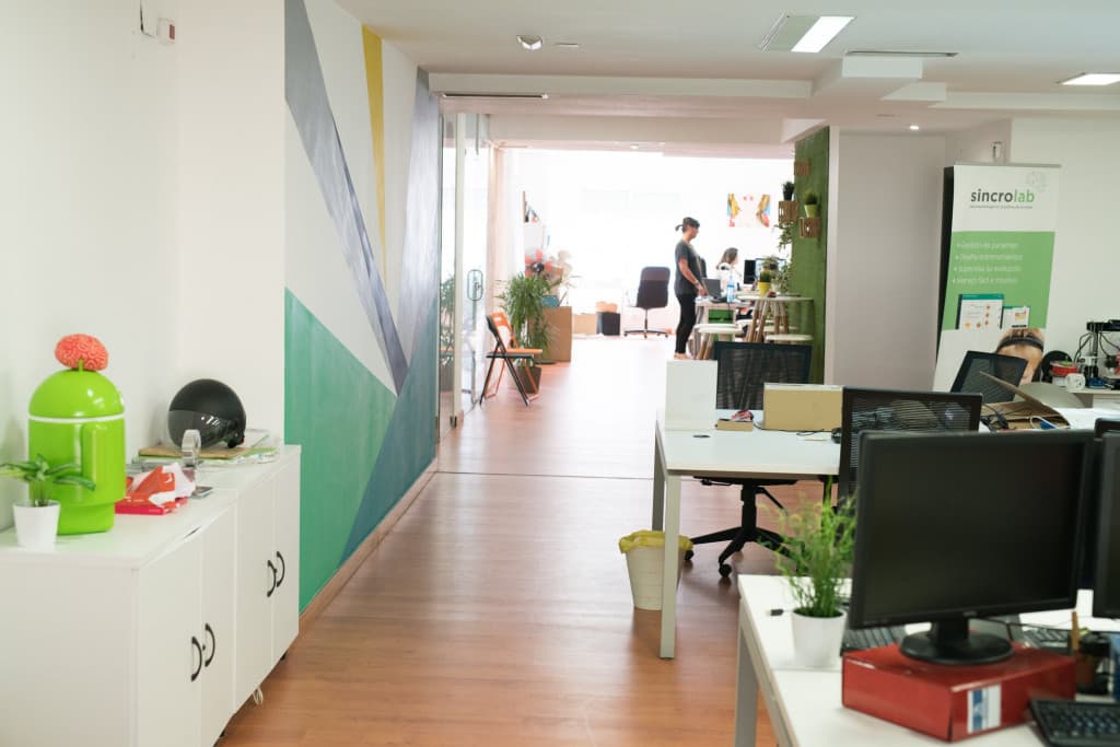 LIVINK Coworking Madrid Day Pass - Flexible Workspace with Meeting Rooms interior photo 5