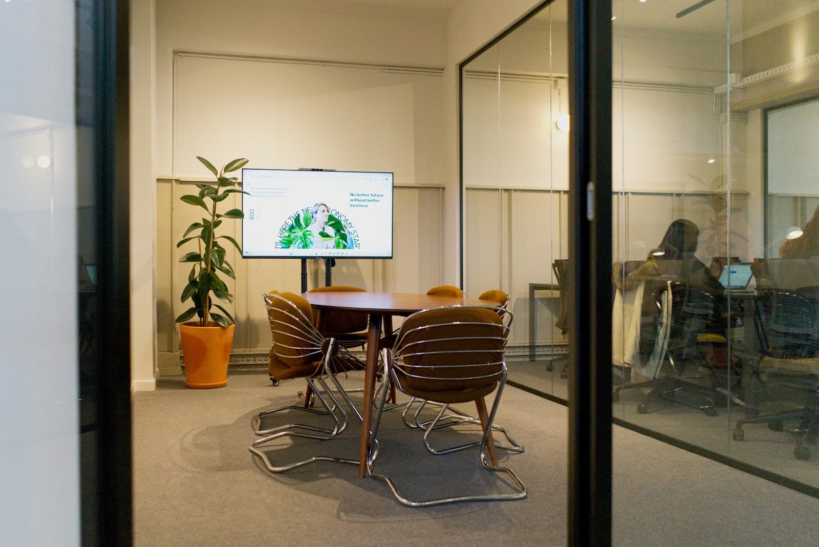 Lisbon's Premier Coworking Day Pass at Impact Hub interior photo 5