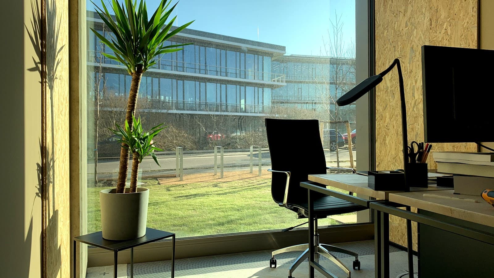Day Pass at Simpli Office Potsdam with Rooftop Terrace interior photo 9