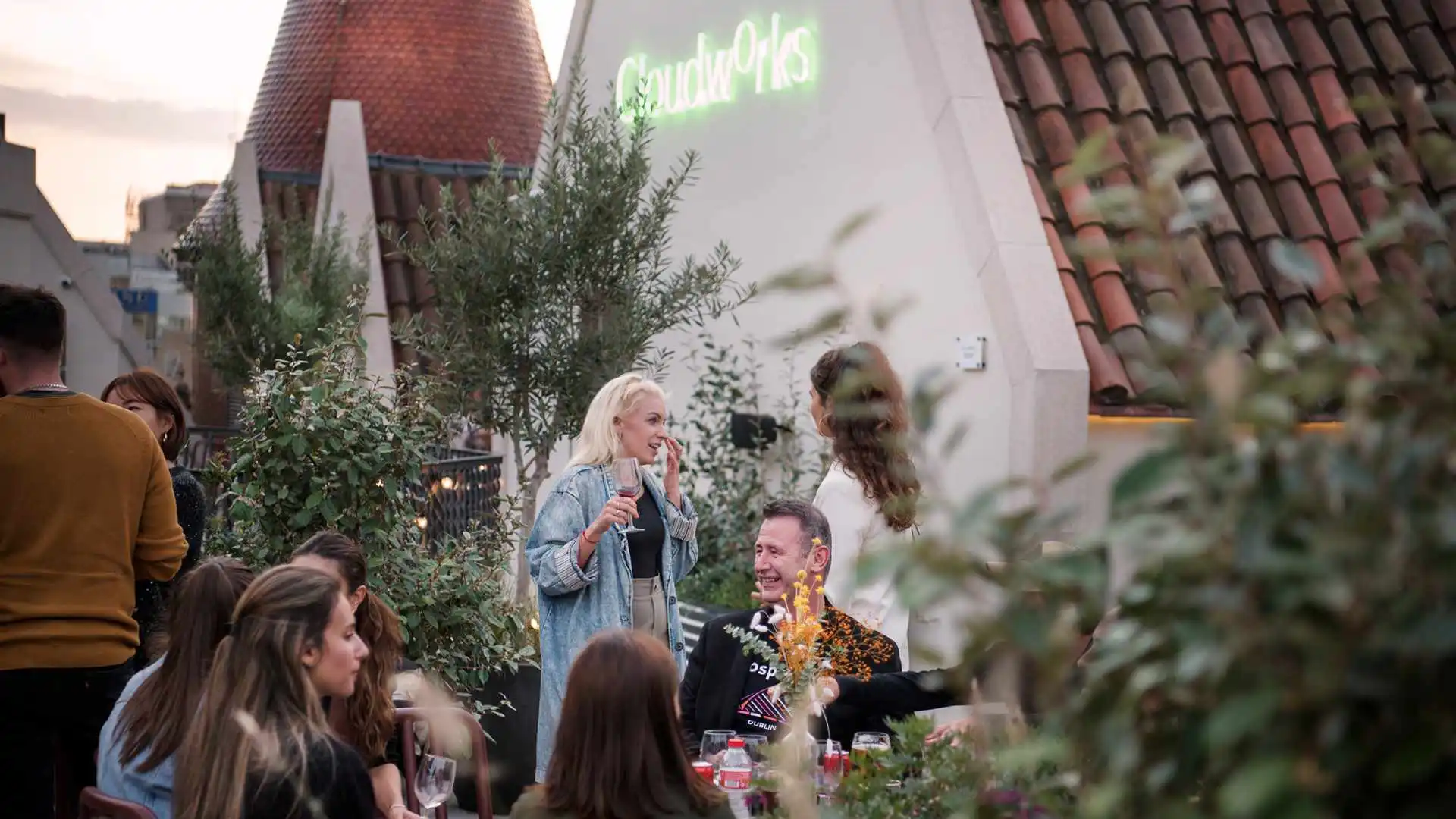 Premium Day Pass at Cloudworks Tuset – Diagonal with Terrace Access interior photo 11