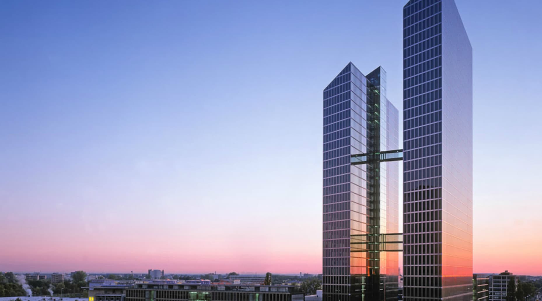 Flexible Day Pass at Design Offices München Highlight Towers interior photo 2