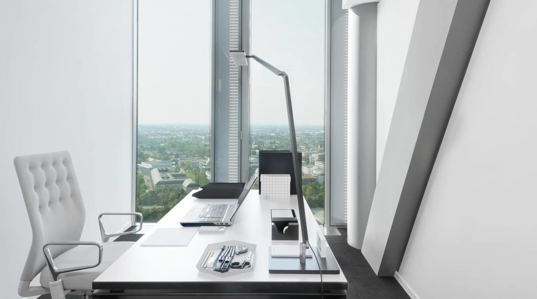 Flexible Day Pass at Design Offices München Highlight Towers interior photo 4