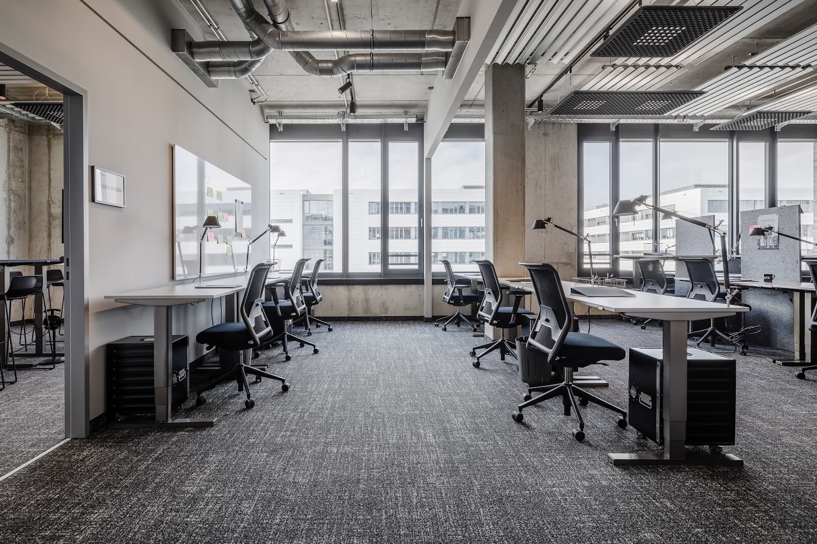 Flexible Coworking Day Pass in Erlangen with Networking Perks interior photo 4