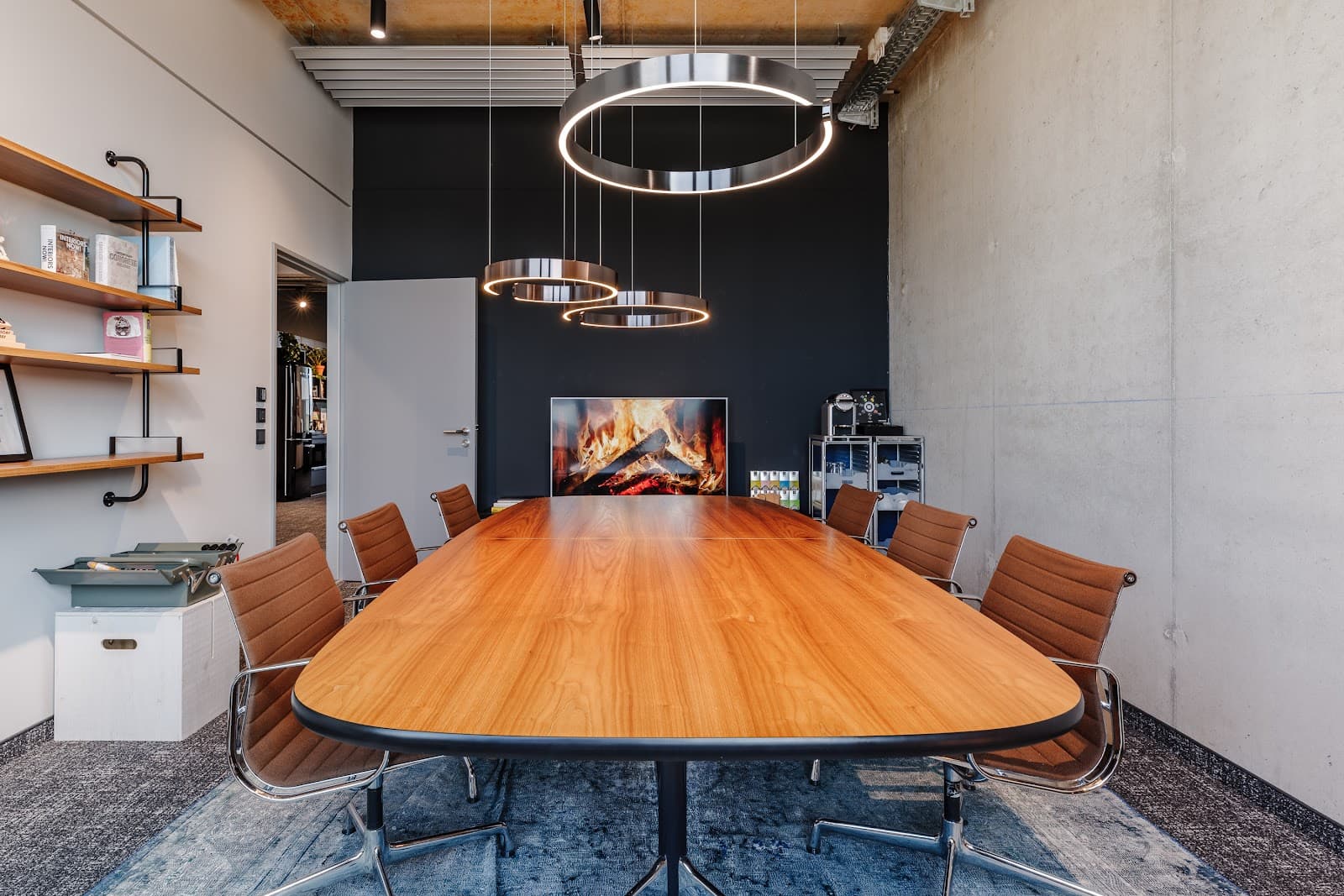 Flexible Coworking Day Pass in Erlangen with Networking Perks interior photo 6