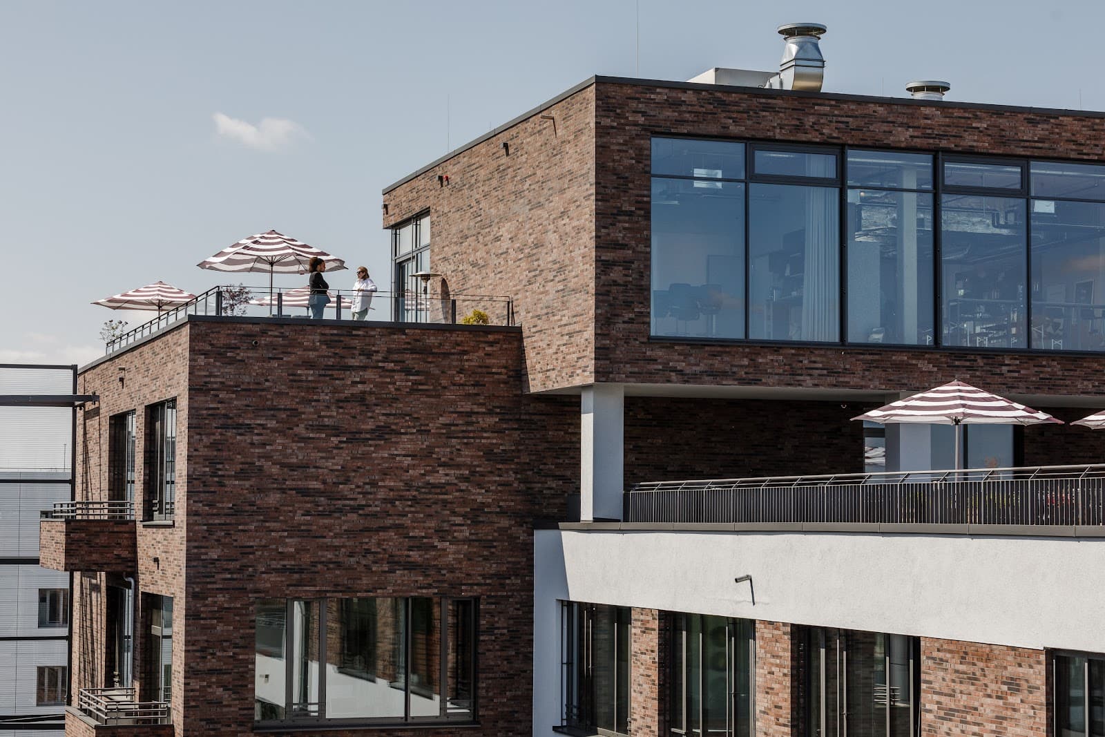 Flexible Coworking Day Pass in Erlangen with Networking Perks interior photo 8