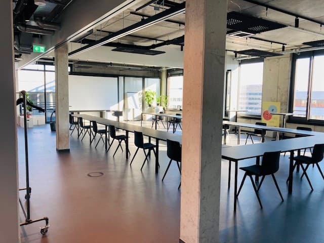 Flexible Coworking Day Pass in Erlangen with Networking Perks interior photo 10