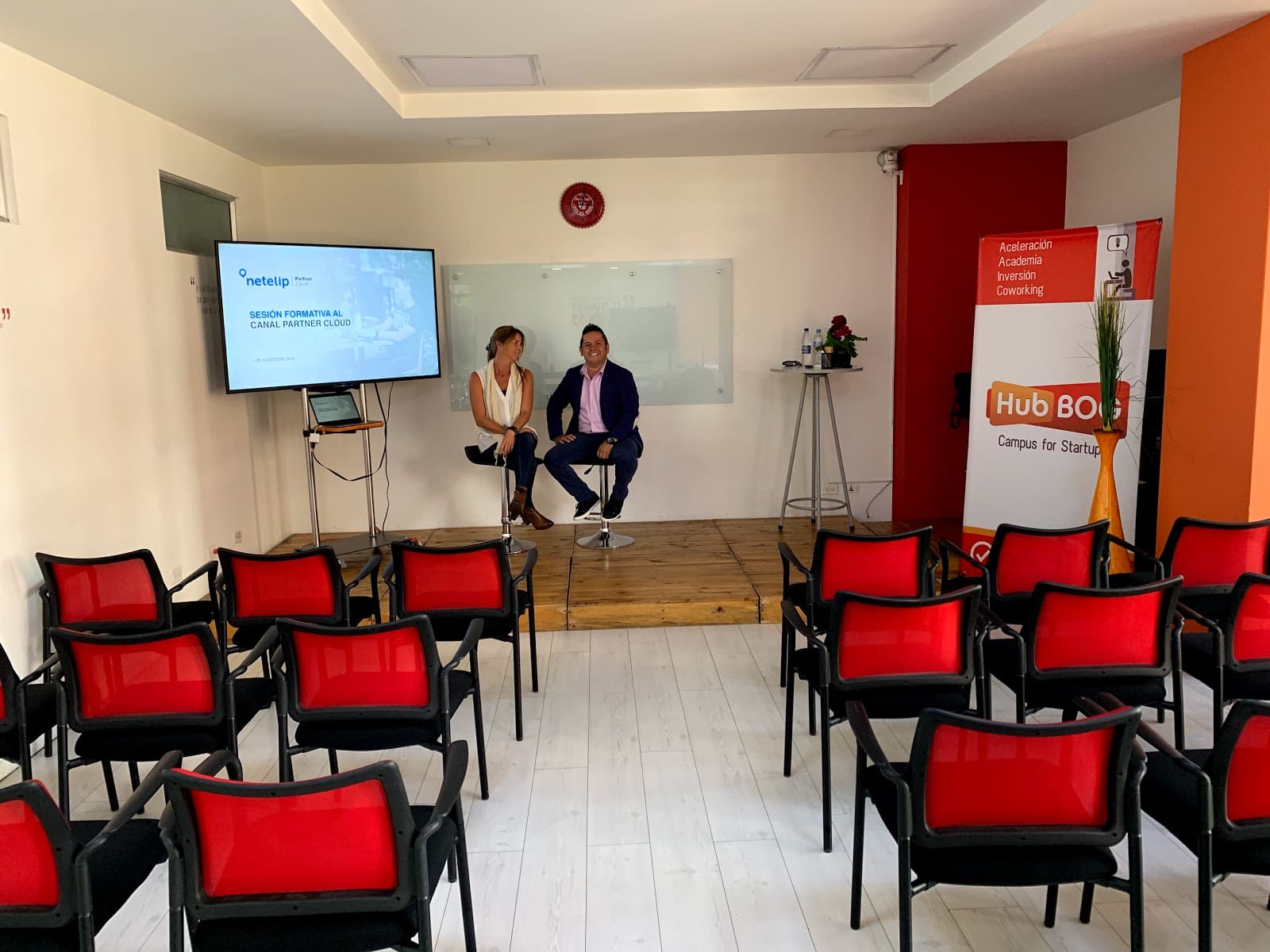 Premium Day Pass at HubBOG Bogotá - Flexible Workspace & Networking interior photo 3