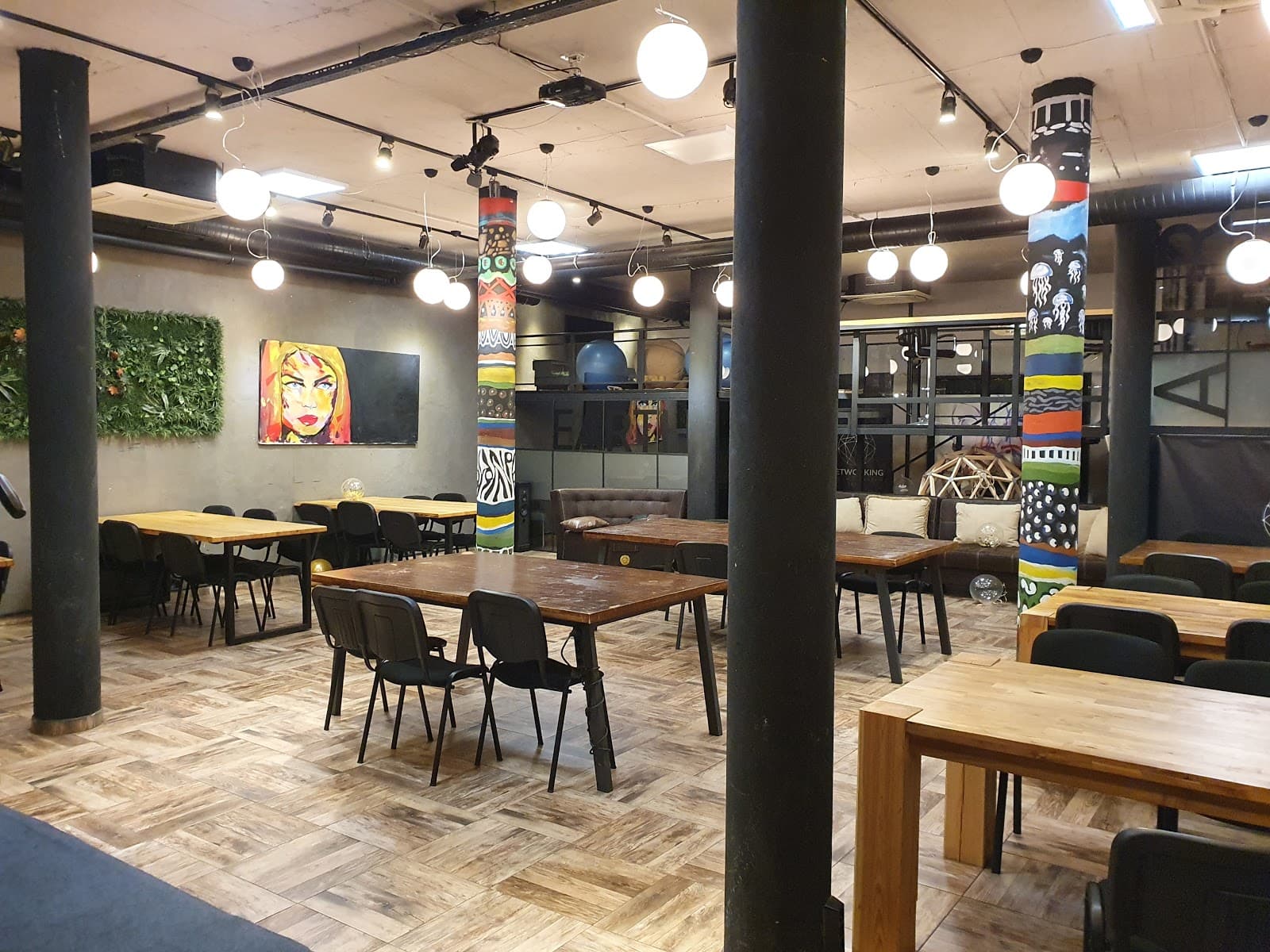 NETWORKING Premium Sofia Day Pass - Flexible Workspace & Community Access interior photo 7