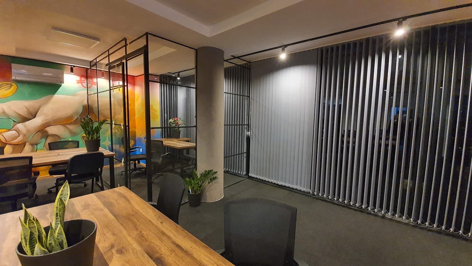 NETWORKING Premium Sofia Day Pass - Flexible Workspace & Community Access interior photo 9