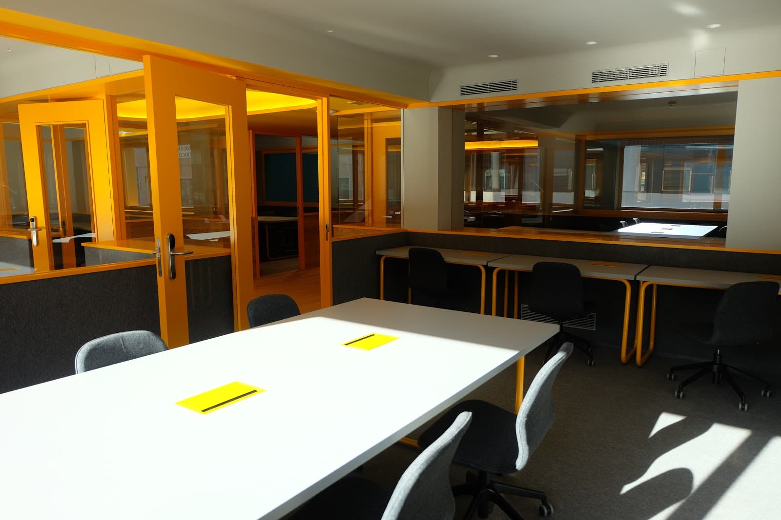 Flexible Day Pass Workspace at Impact Hub Prosperidad with Outdoor Areas interior photo 4