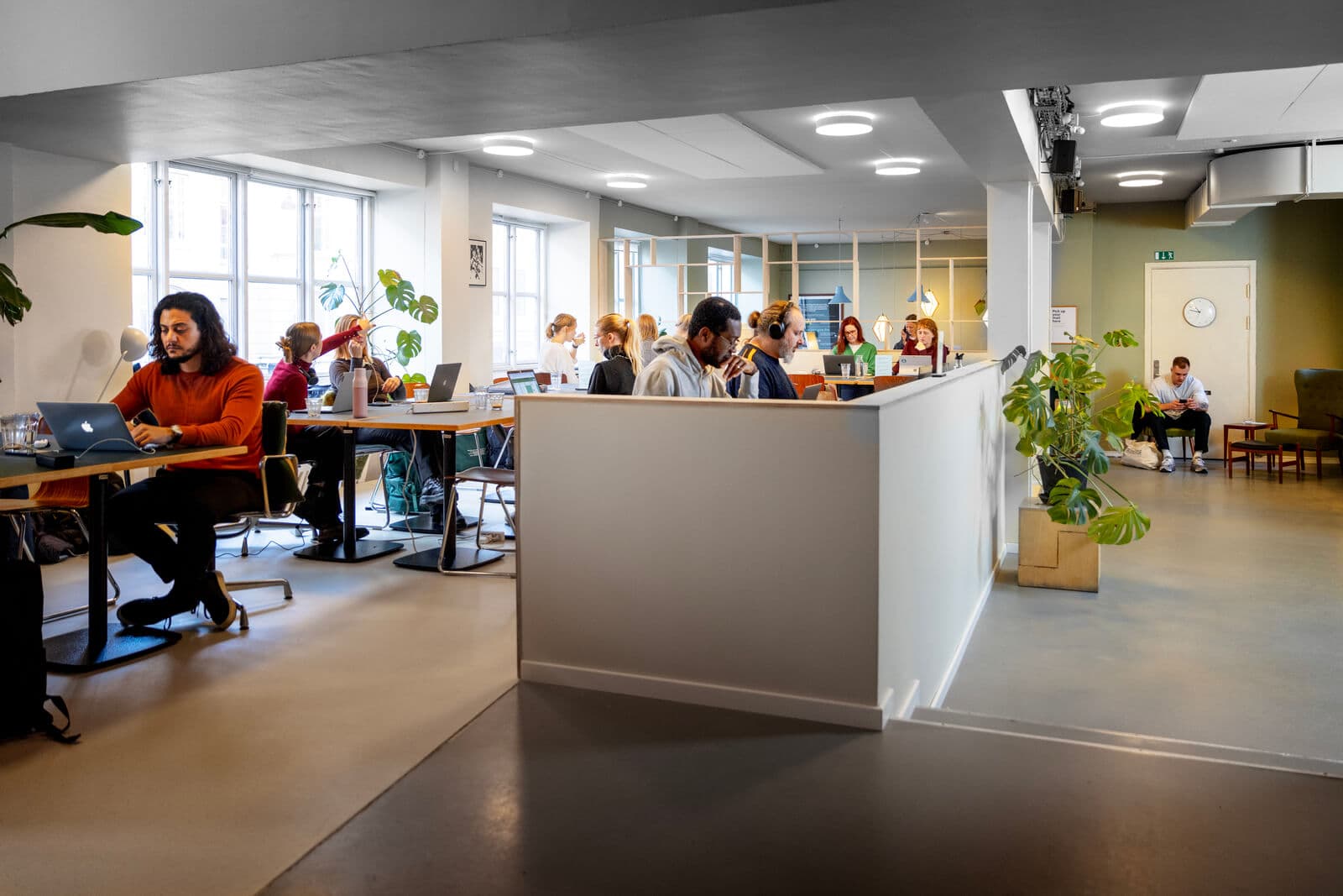 Flexible Day Pass at Republikken with Highspeed Wifi interior photo 2