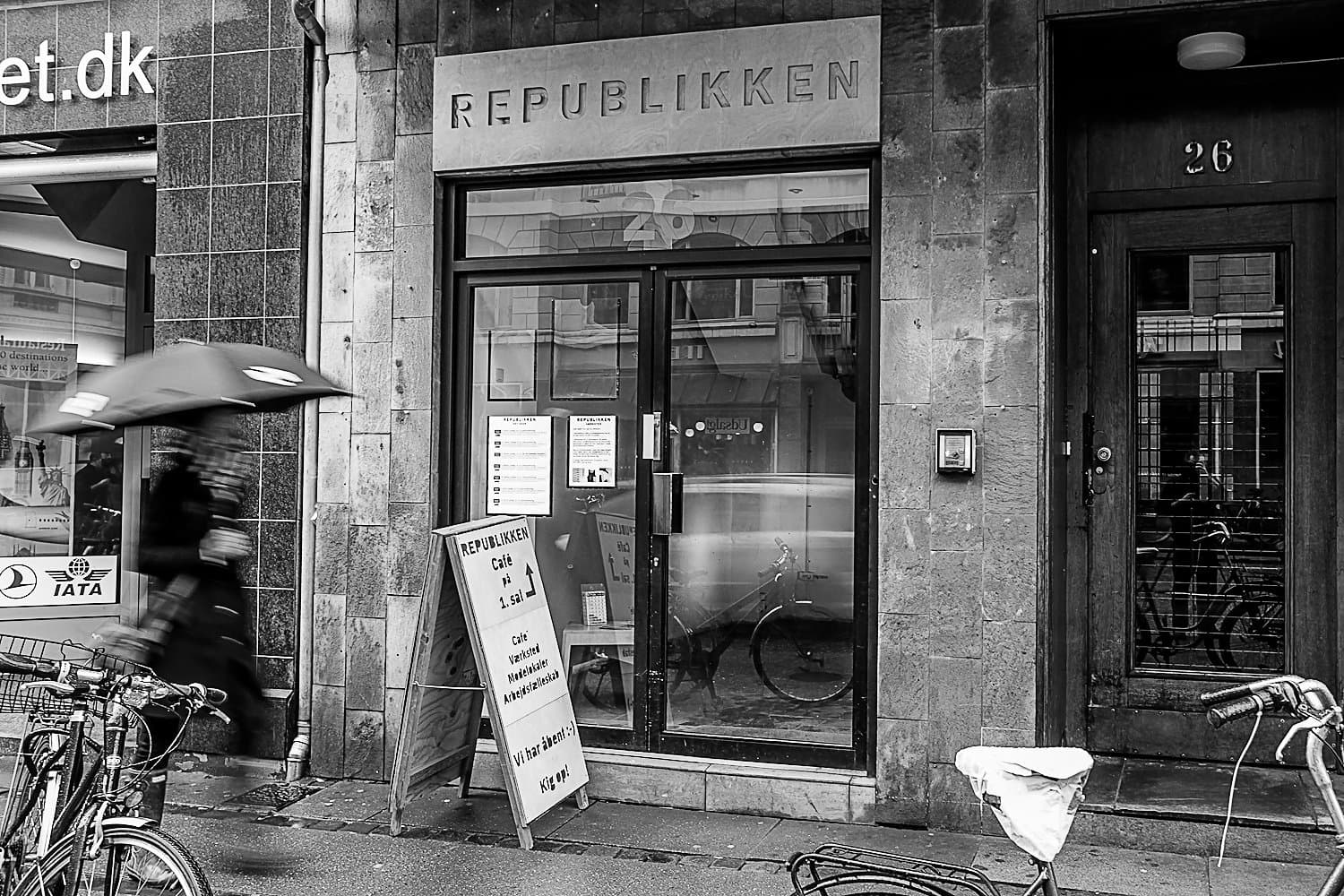 Flexible Day Pass at Republikken with Highspeed Wifi interior photo 4