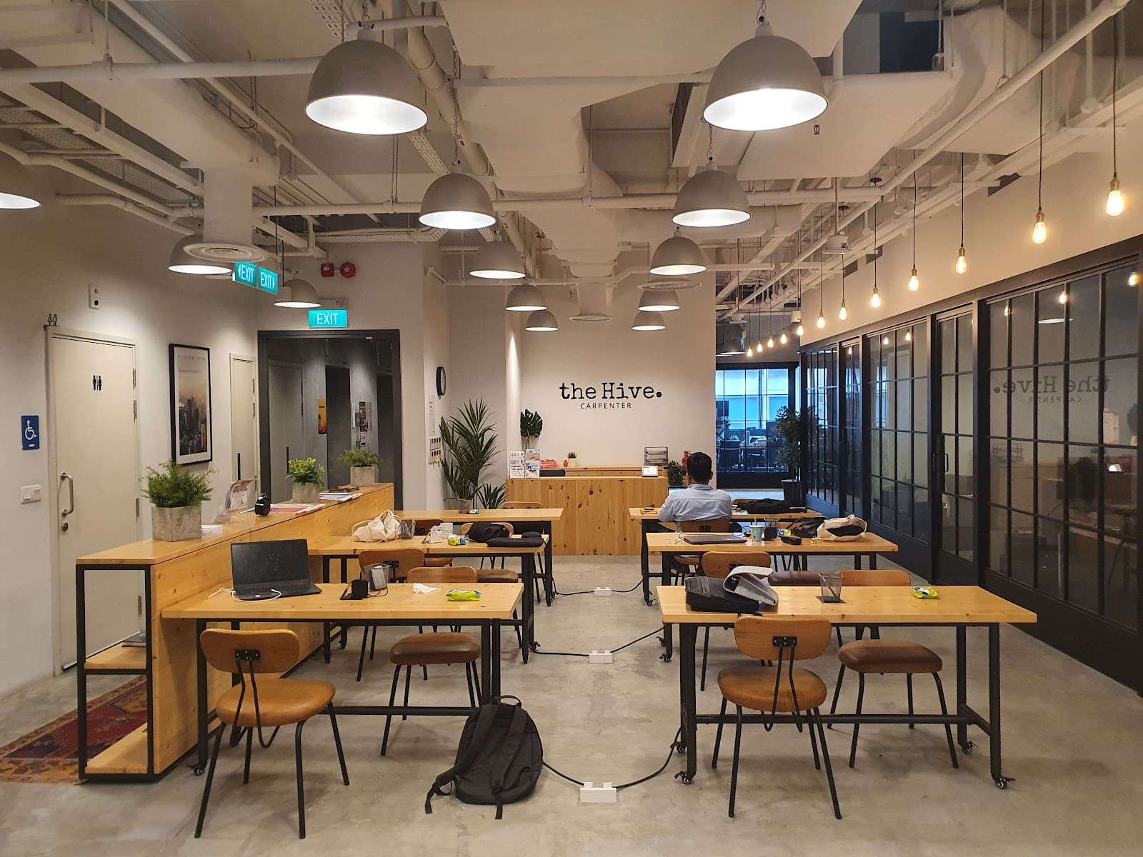 Premium Day Pass at the Hive Carpenter Singapore - Rooftop & Networking Access interior photo 5