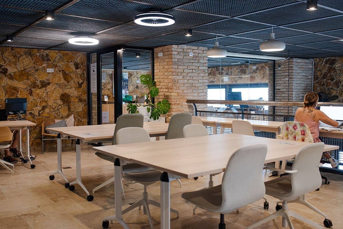 Flexible Day Pass at Impact Hub Málaga interior photo 2