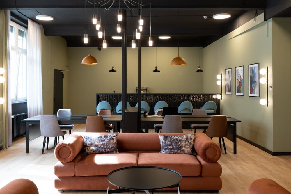 Creative Day Pass in Denizen Artol with Highspeed Wifi interior photo 4