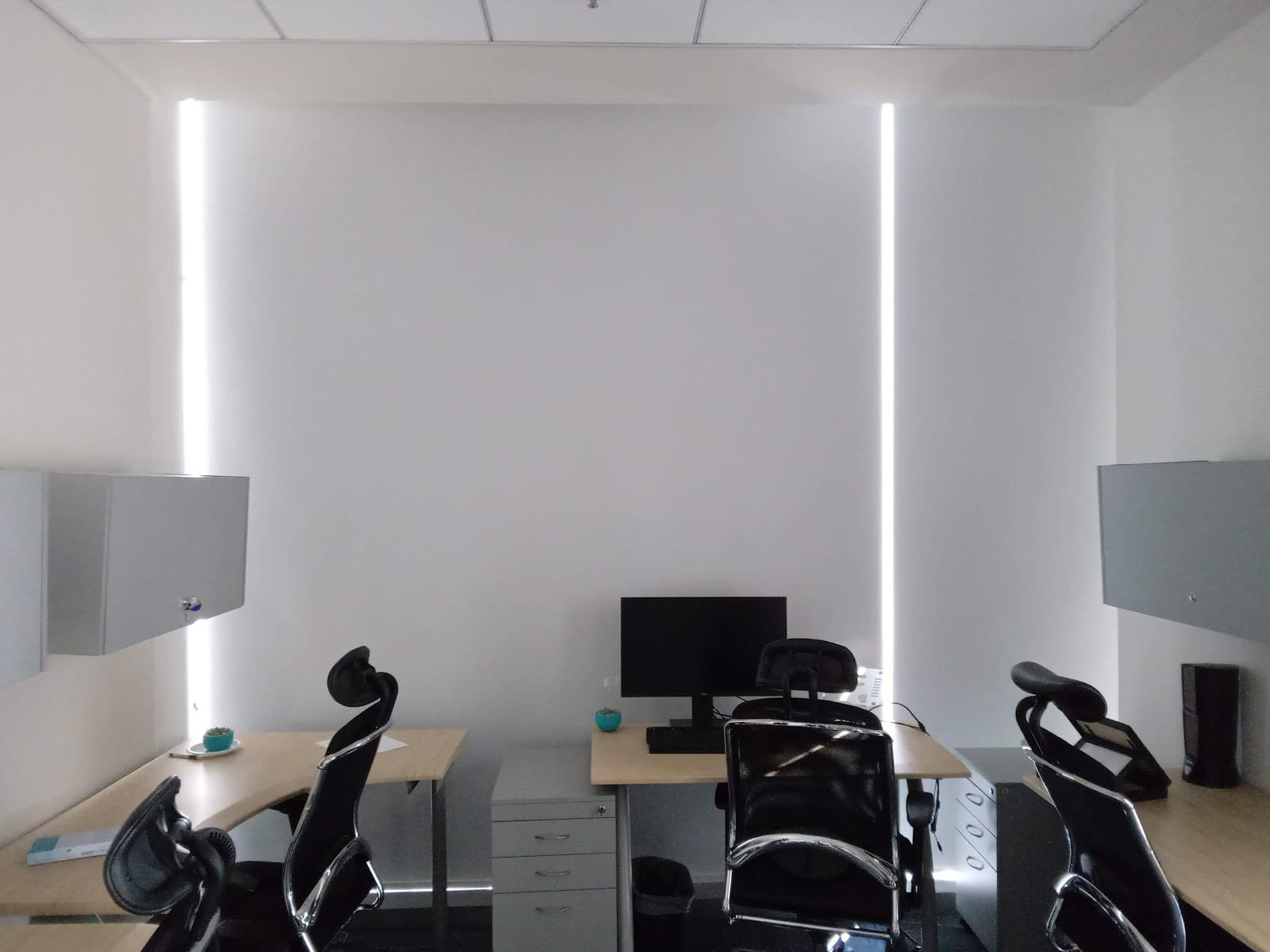 Premium Day Pass at IZA Business Centers CDMX - Flexible Workspace & Networking in Mexico City interior photo 1