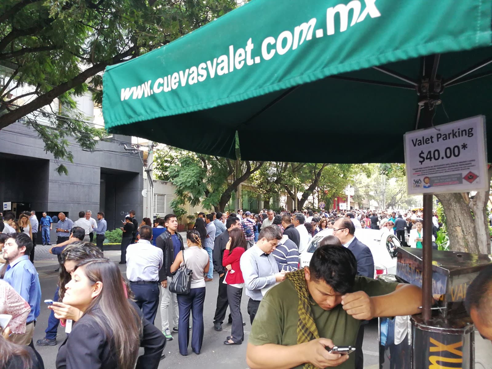 Premium Day Pass at IZA Business Centers CDMX - Flexible Workspace & Networking in Mexico City interior photo 6