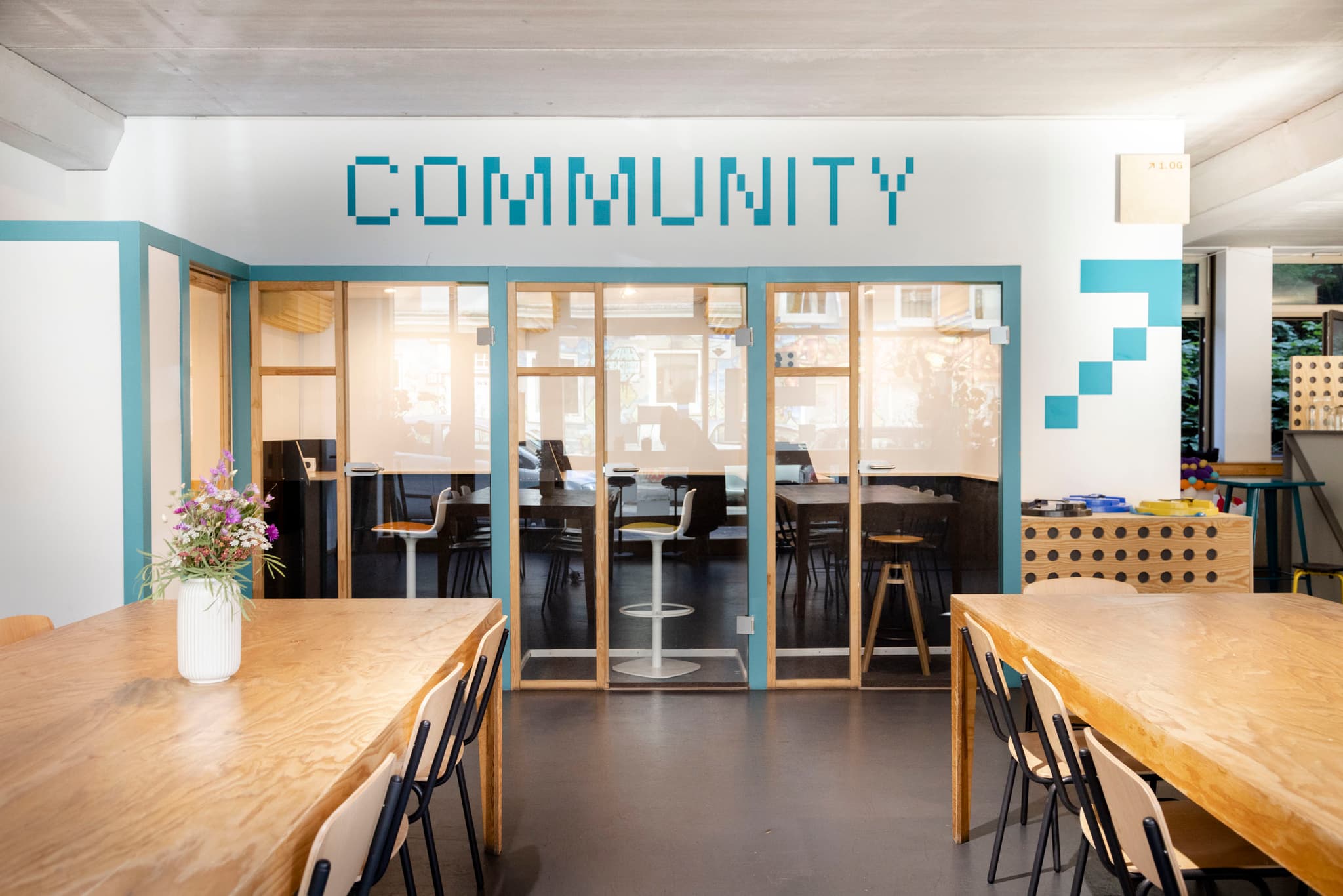 Work from a dynamic coworking space in Hamburg's Schanzenviertel district at betahaus Schanze interior photo 6