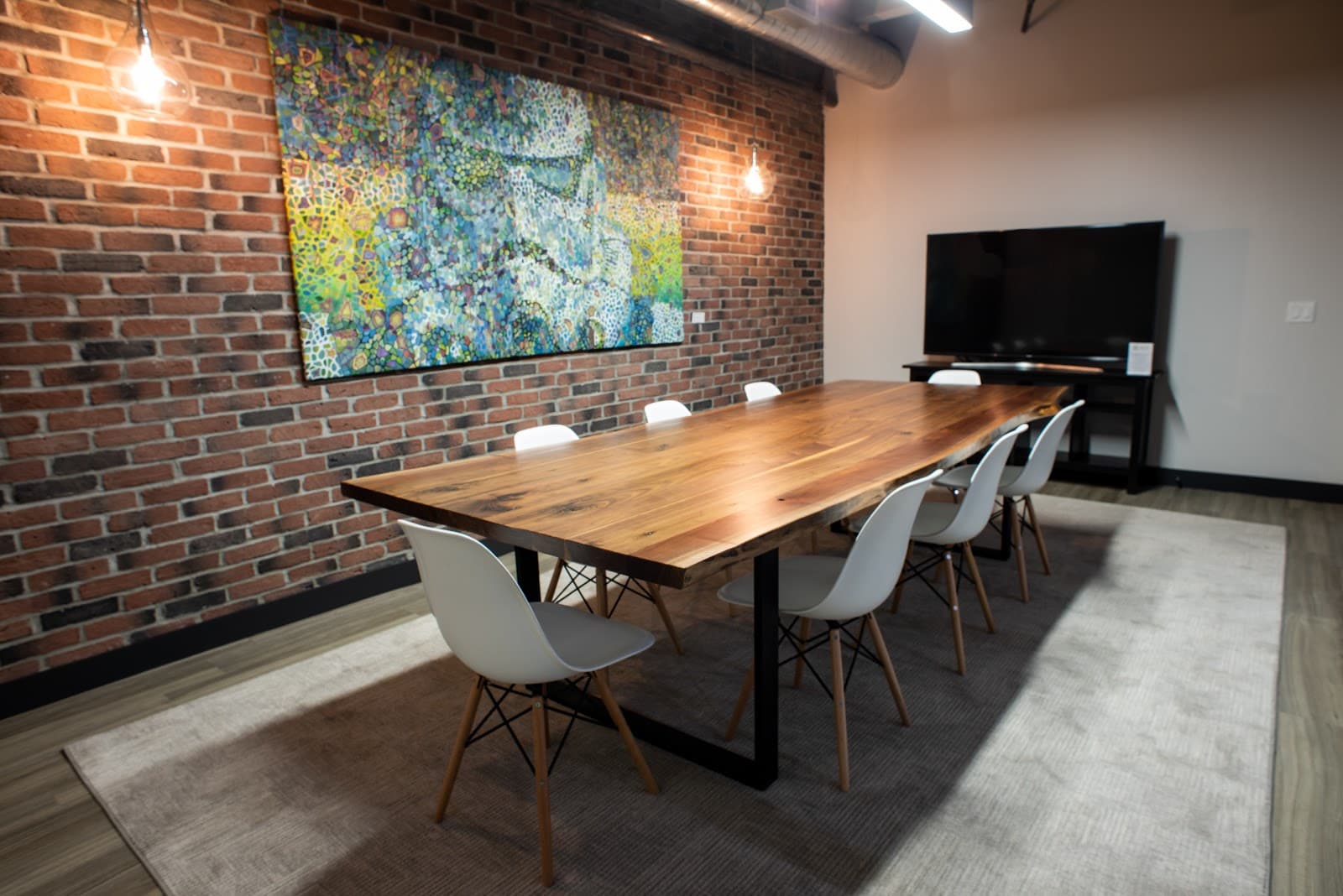 Oakville ACE Coworking Day Pass - Flexible Workspace & Networking Hub interior photo 1