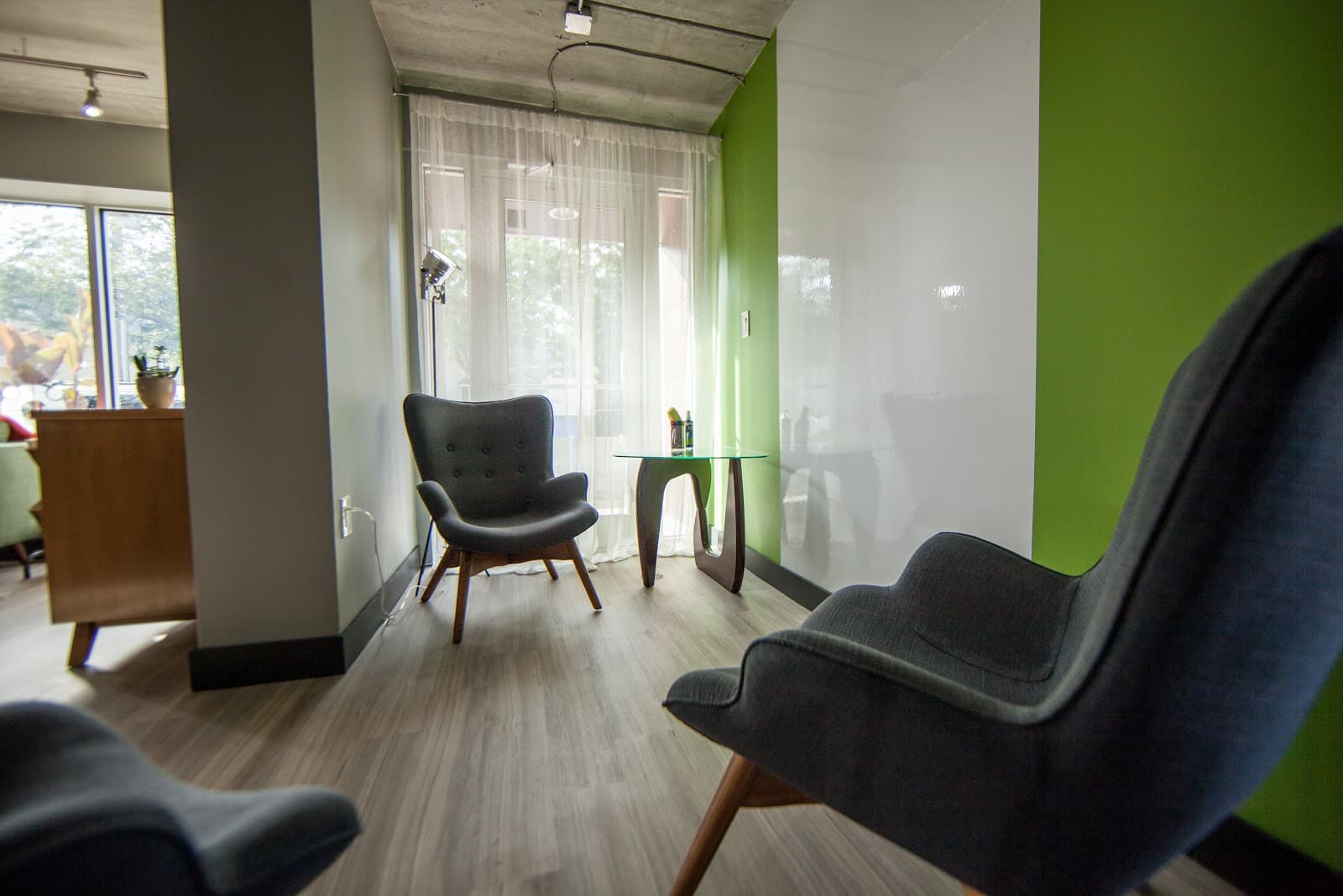 Oakville ACE Coworking Day Pass - Flexible Workspace & Networking Hub interior photo 3