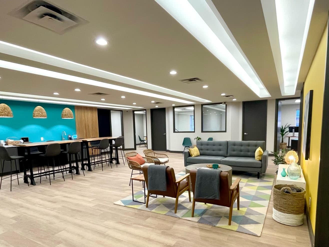 Oakville ACE Coworking Day Pass - Flexible Workspace & Networking Hub interior photo 9