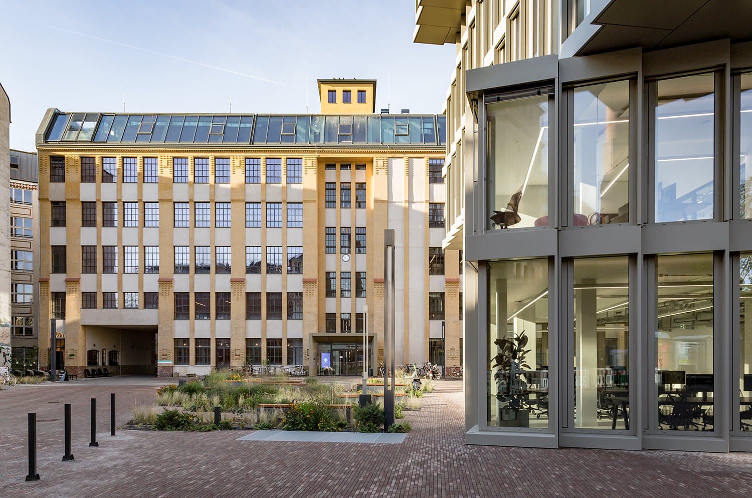 Innovative Coworking Day Pass at Techspace Eiswerk interior photo 3