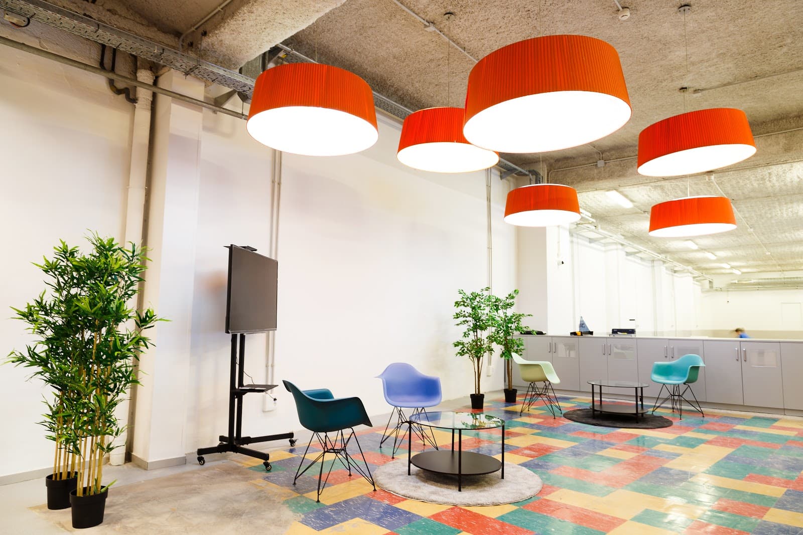 Sabadell CREC Coworking Day Pass - Natural Light & Meeting Rooms interior photo 3