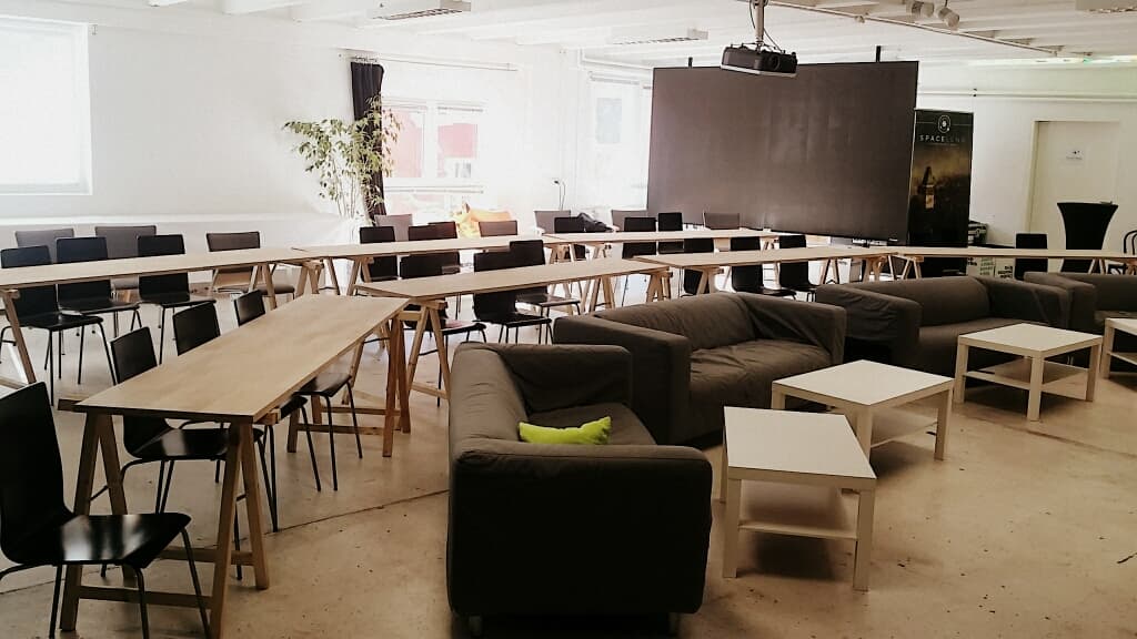 Spacelend Graz Day Pass - Flexible Workspace & Networking in City Center interior photo 11