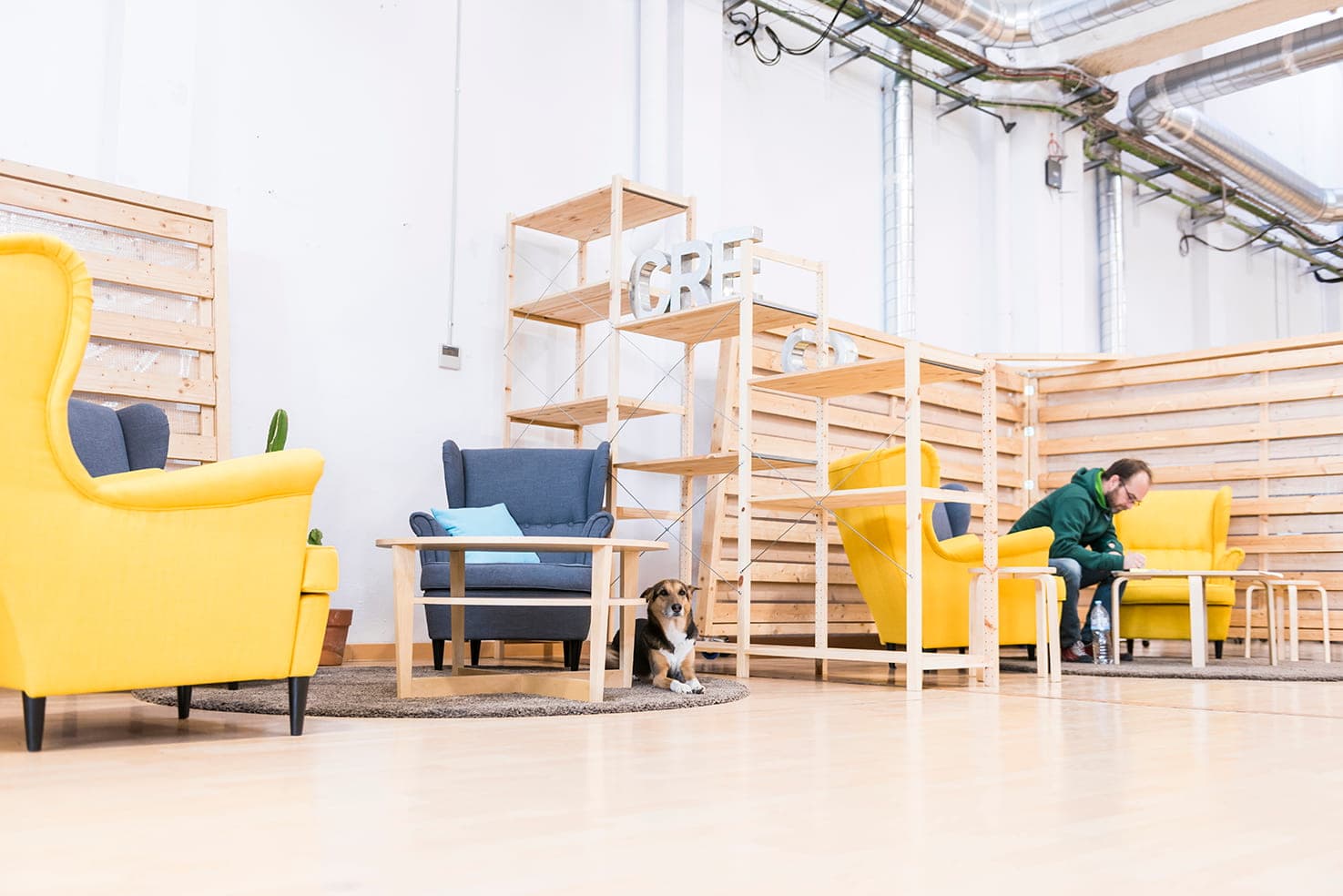 Day Pass at CREC Coworking Gràcia with Natural Light interior photo 1