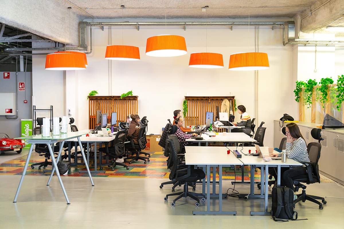 Day Pass at CREC Coworking Gràcia with Natural Light interior photo 11