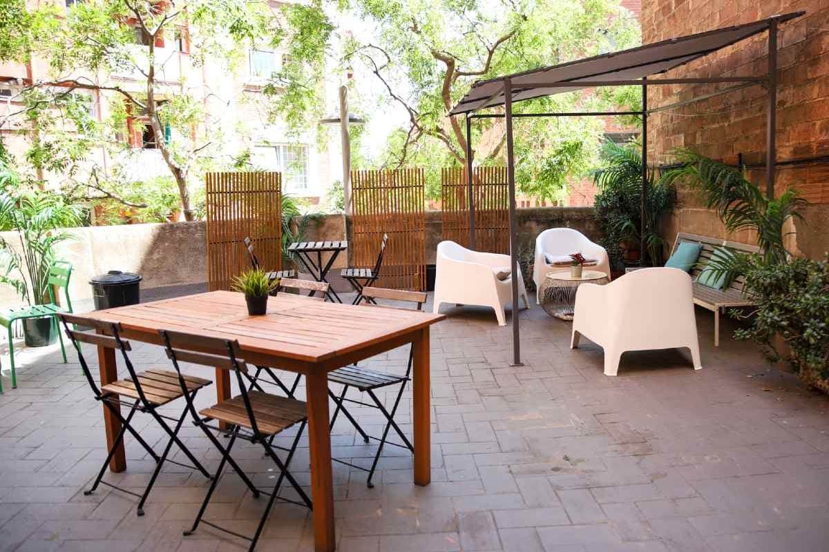 Day Pass at CREC Coworking Gràcia with Natural Light interior photo 3