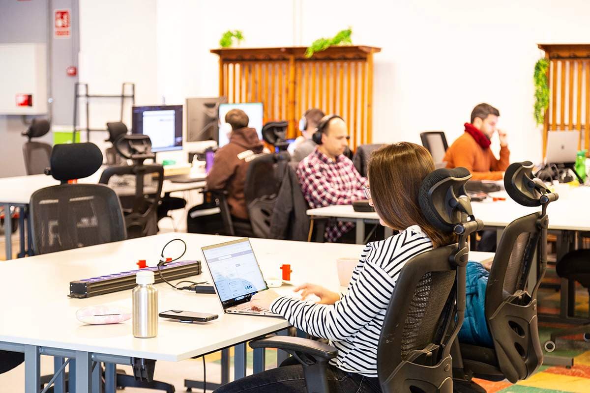 Day Pass at CREC Coworking Gràcia with Natural Light interior photo 29