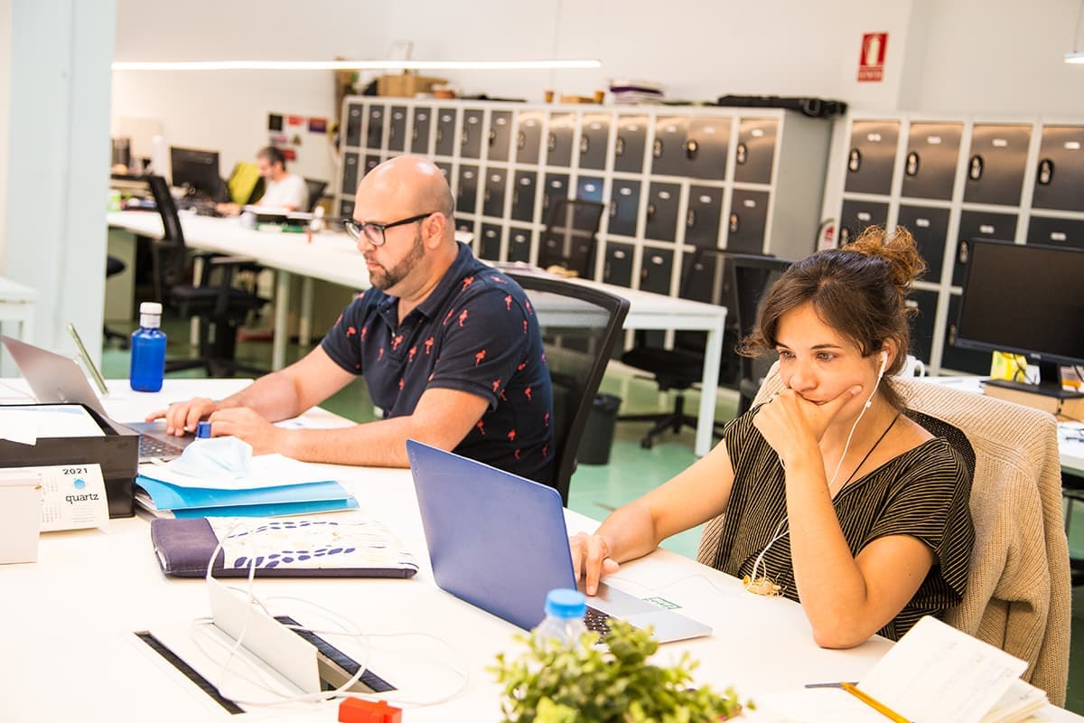 Day Pass at CREC Coworking Gràcia with Natural Light interior photo 32