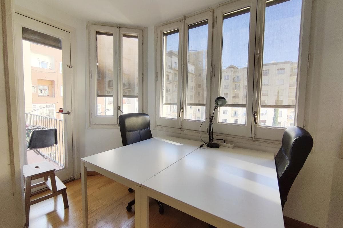 Day Pass at CREC Coworking Gràcia with Natural Light interior photo 36