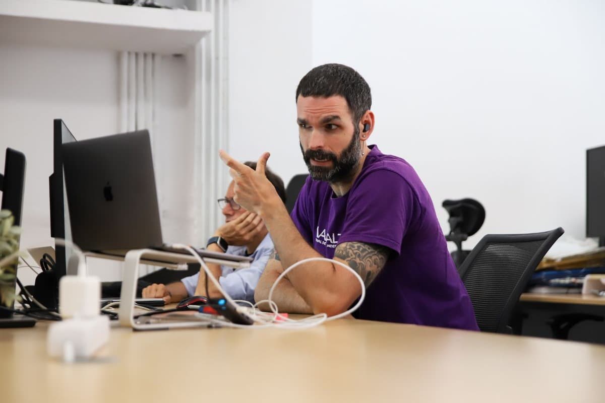 Day Pass at CREC Coworking Gràcia with Natural Light interior photo 7