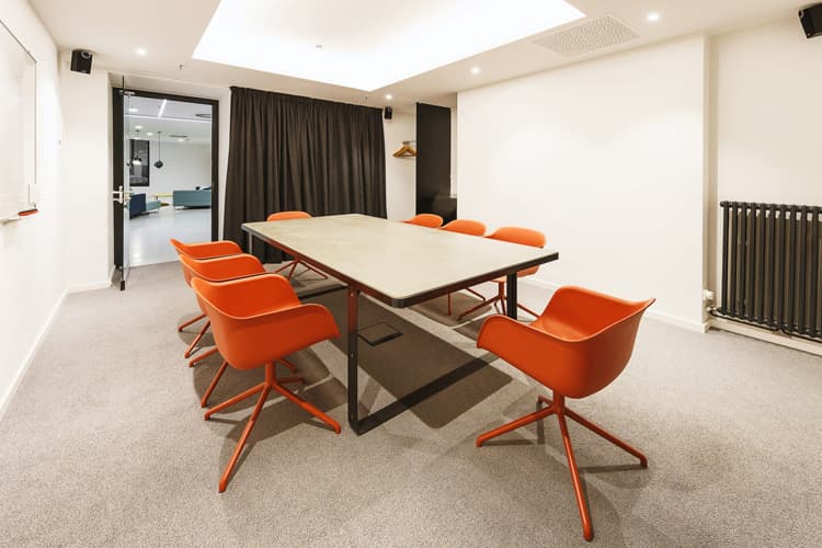 Elegant 'Sputnik' Meeting Room at SPACE SHACK Coworking interior photo 1