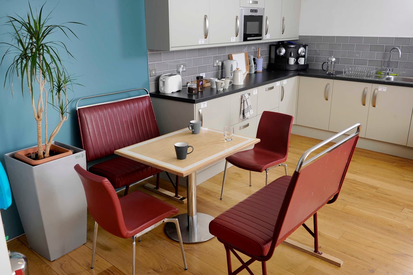 Flexible Day Pass at The Melting Pot with Natural Light interior photo 8